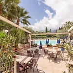 Majestic Palace 4*