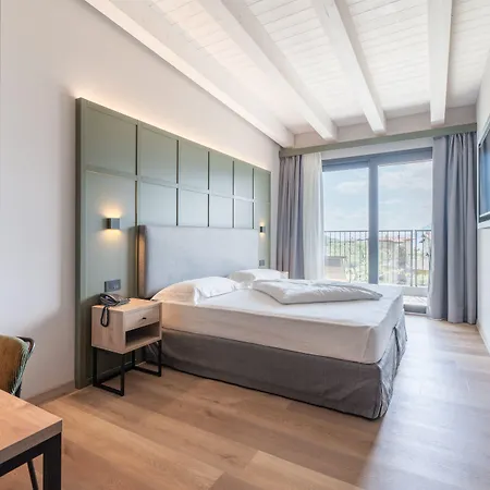 Majestic Palace 4*