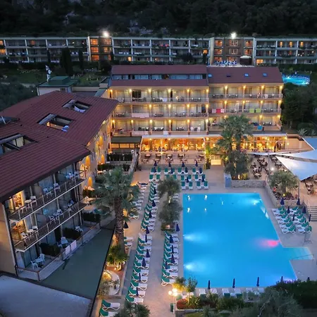 Otel Majestic Palace 4*