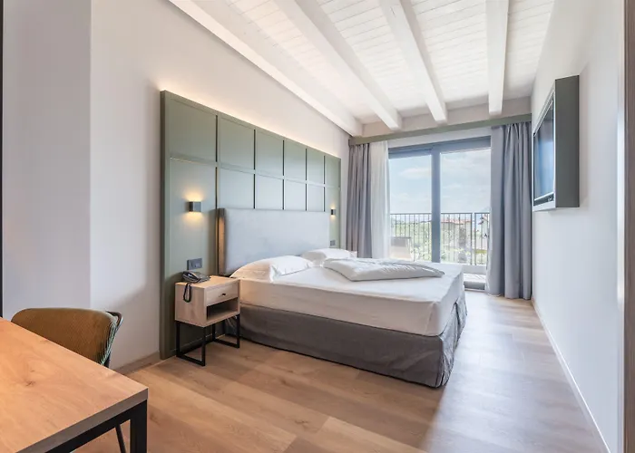 Majestic Palace 4*